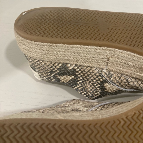 Dolce Vita Snakeskin Trae Zipper Espadrille Sneakers - Picture 7 of 9